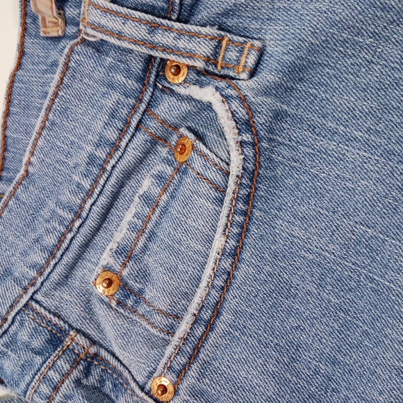 Levi's 515 Capri (a little distressed) - Picture 5 of 8